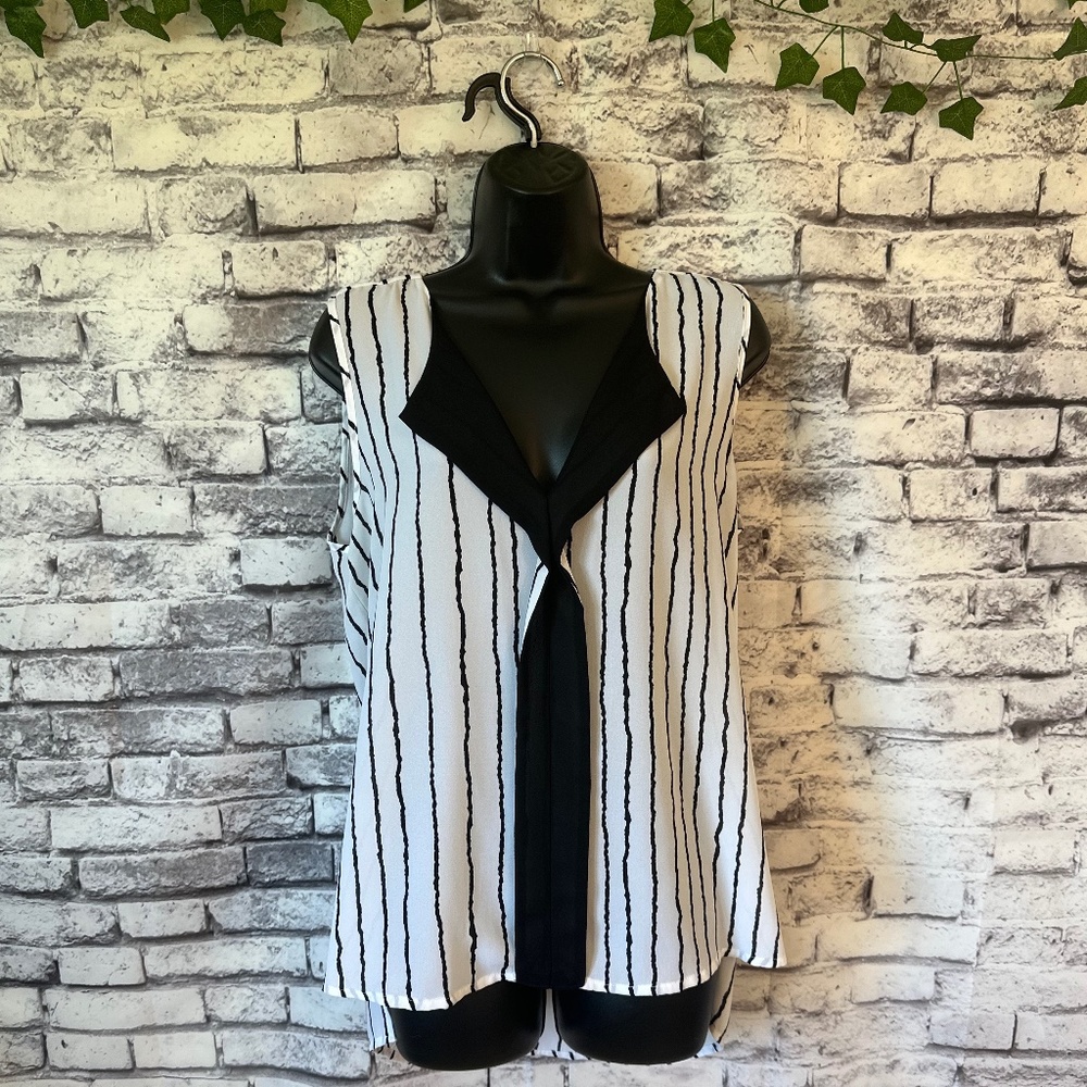 My Michelle Sleeveless White and Black Stripped Top Size L
